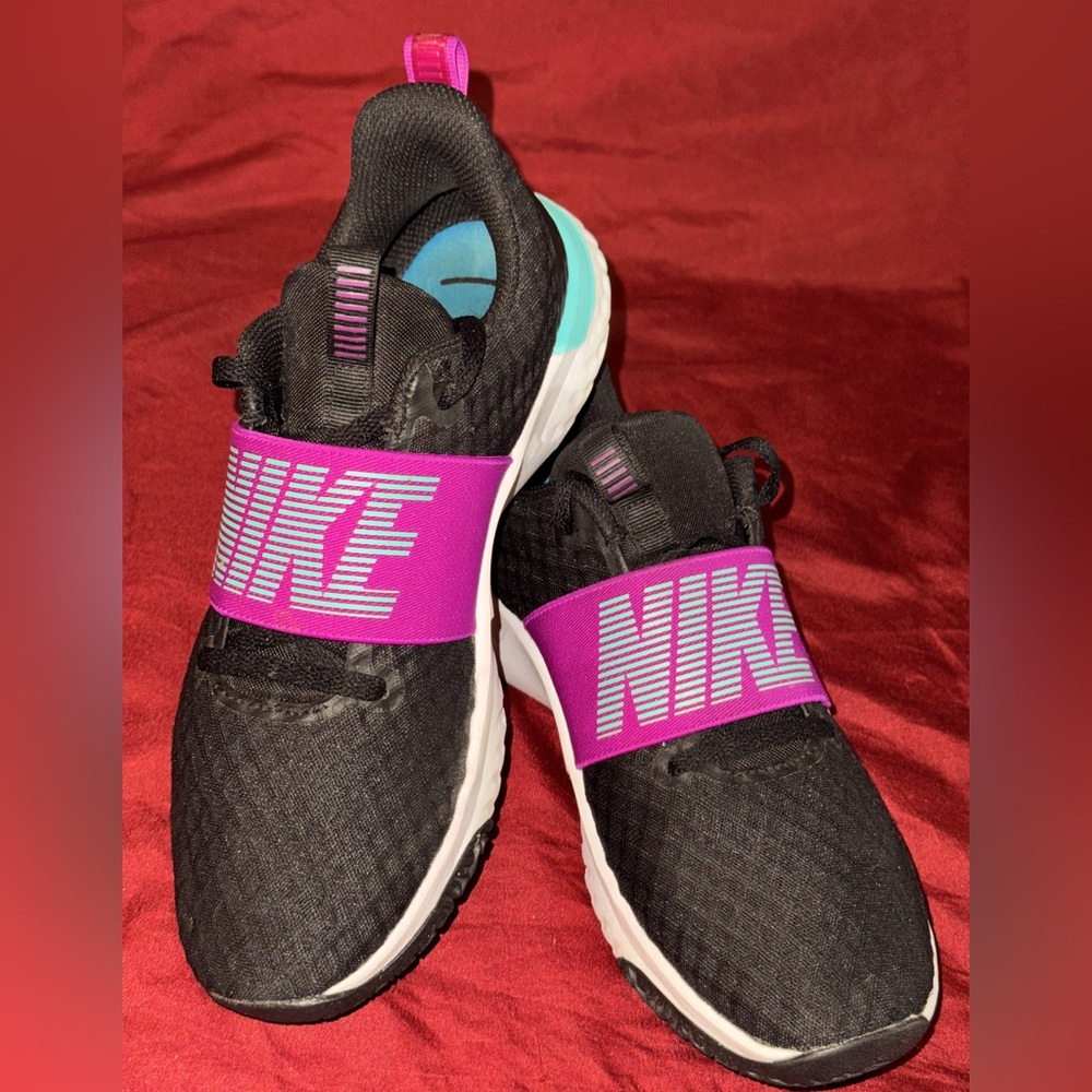 Women’s Nike In Season Running Shoe Size7